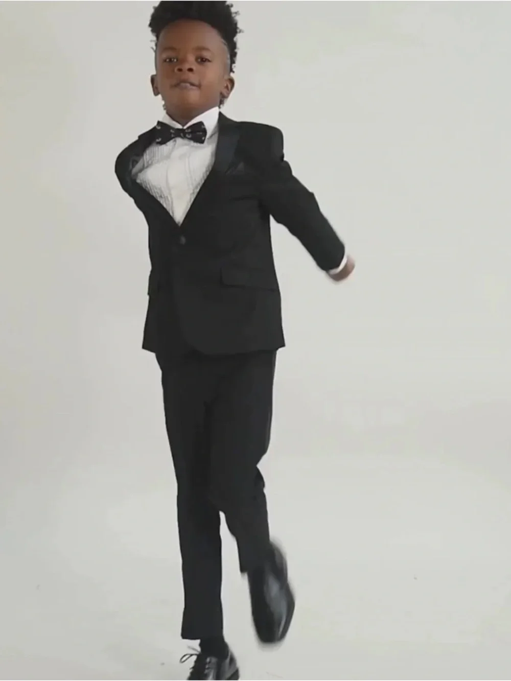 Appaman Boy’s Wool Tuxedo Blazer Jacket in Black, Kid’s size 8